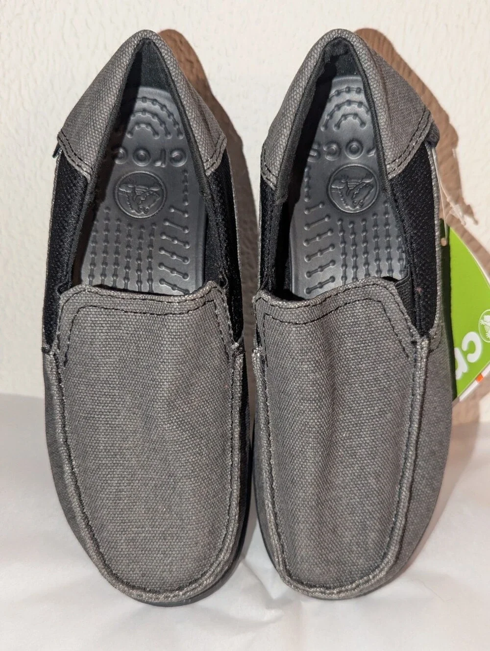 Crocs Shoes Slip On Boys Canvas Santa Cruz 2 GS  Size J1 Black NWT